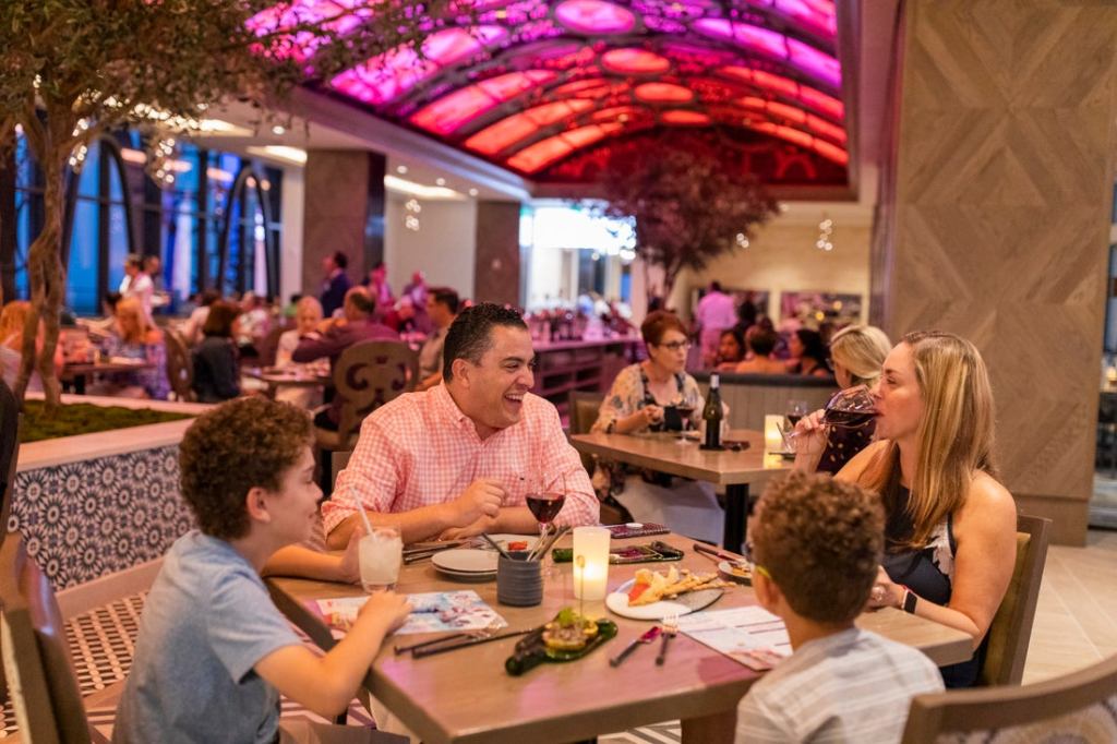 Walt Disney World : un nouveau Dining Plan &laquo;&nbsp;Deluxe&nbsp;&raquo; annoncé pour&nbsp;2027